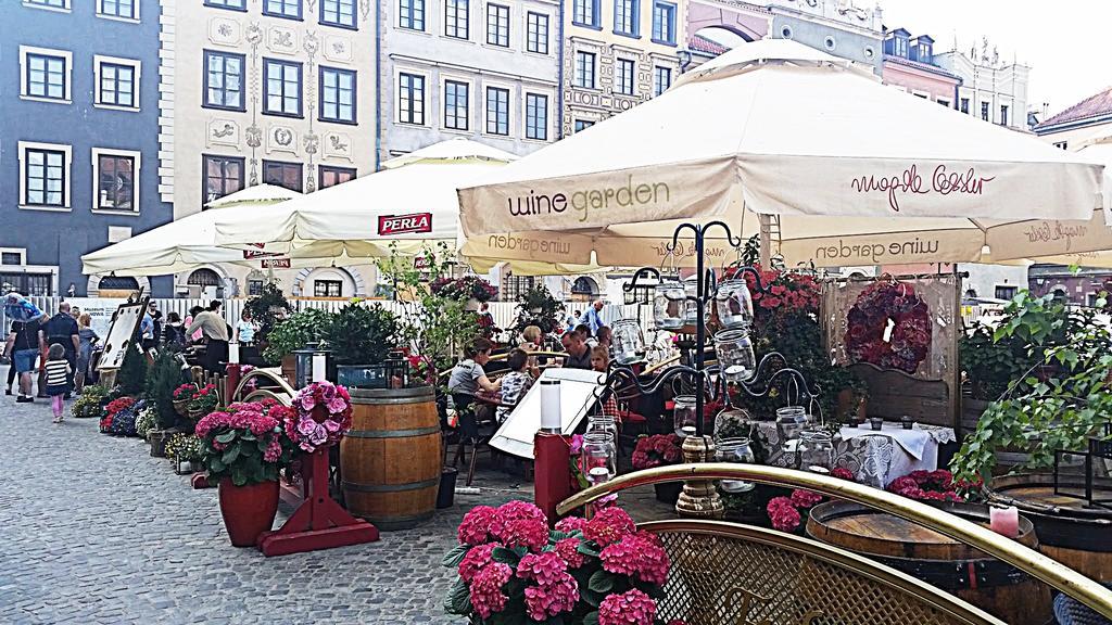 Plac Bankowy * Warszawa